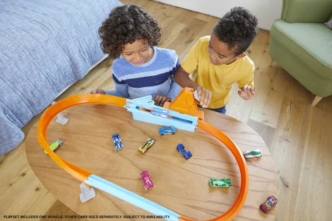 Hot wheels oval track deals