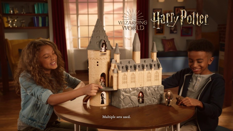 thumbnail video image 2 of Wizarding World, Magical Minis Hogwarts Castle with Lights and Sounds, 2 of 9