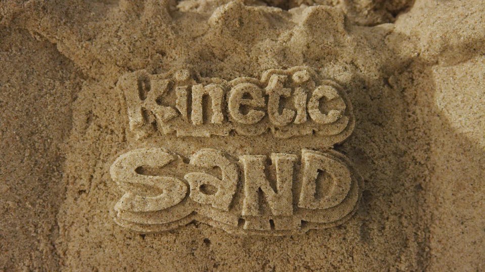 Kinetic Sand Beach Sand Kingdom Playset with 3Lbs of Beach Sand, Includes  Molds and Tools, Play Sand Sensory Toys for Kids Ages 3 and Up