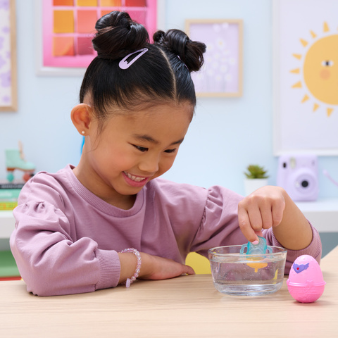 Blinded By Cuteness!, Hatchimals Alive!