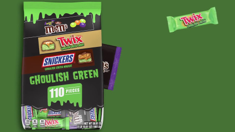 Mars M&m's, Snickers & Twix Ghoulish Green Halloween Chocolate Candy Variety Pack - 110 ct