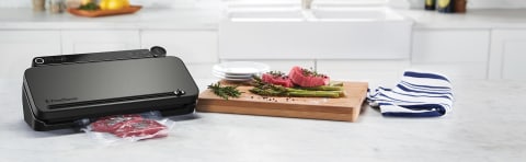 Foodsaver 2110742 Multi-Use Food Preservation System with Built-in Handheld Sealer