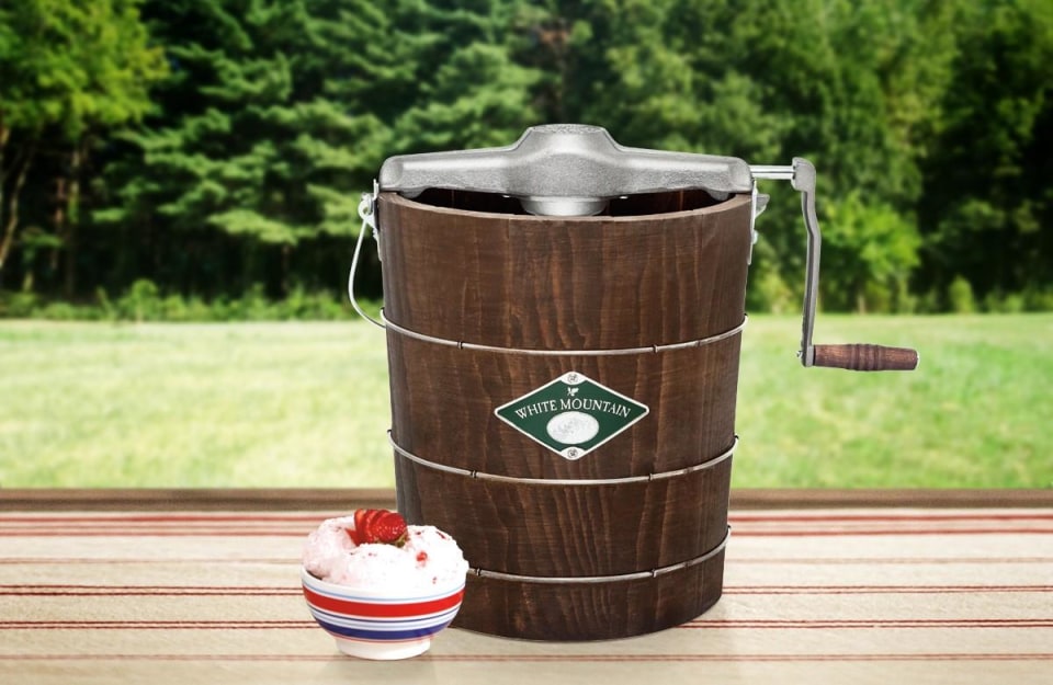 White Mountain PBWMIMH412 Appalachian Series Wooden Bucket 4-Quart Hand  Cranked Ice Cream Maker