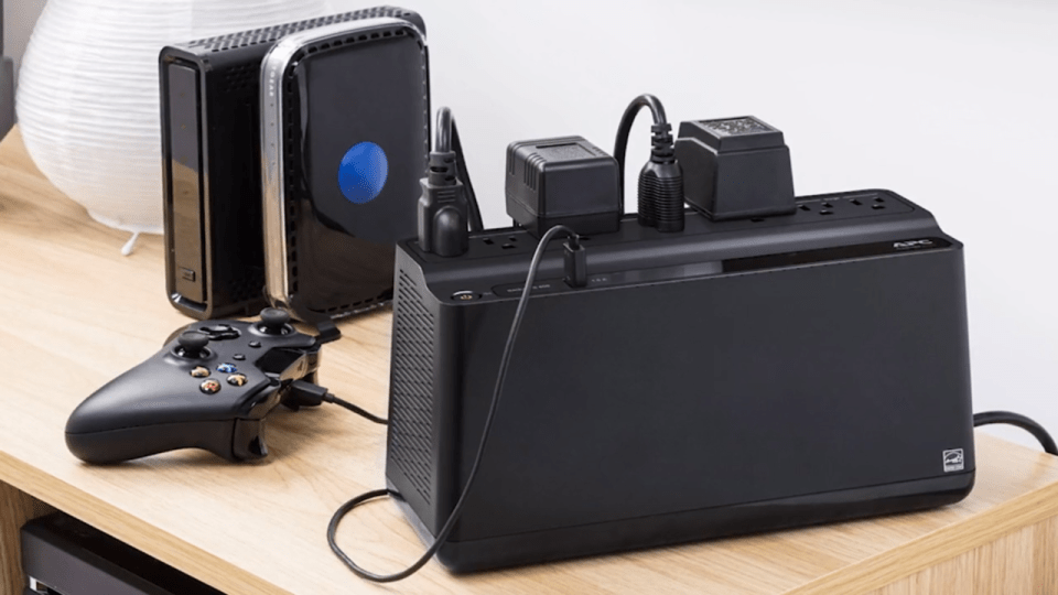 thumbnail video image 5 of APC Smart-UPS 850 VA Battery Backup System 9 Outlets 120 VA 354 J BE850G2, 5 of 7