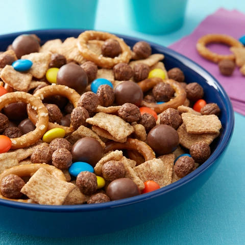 Cocoa Puffs, Chocolatey Breakfast Cereal, Mega Size, 25.8 oz Cocoa Puffs, Chocolatey Breakfast Cereal, Mega Size, 25.8 oz
