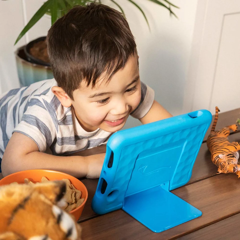 Tablet Amazon Fire 7 Kids Edition (2022) - 16GB, Color Rojo, Con Contenidos Infantiles