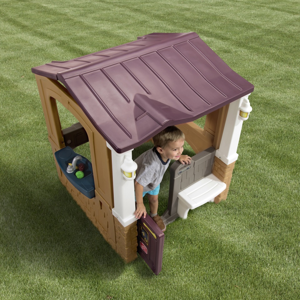 Step 2 best sale playhouse with porch