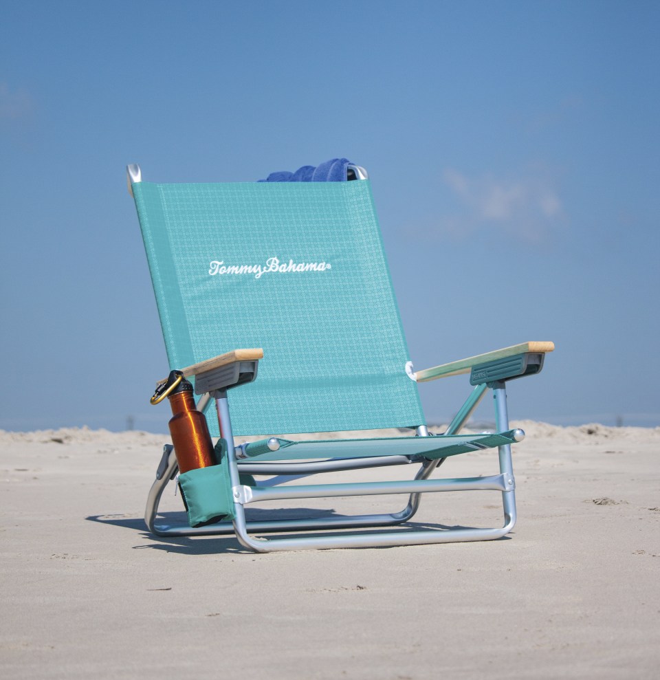 Tommy Bahama 5 Position Classic Lay Flat Beach Chair