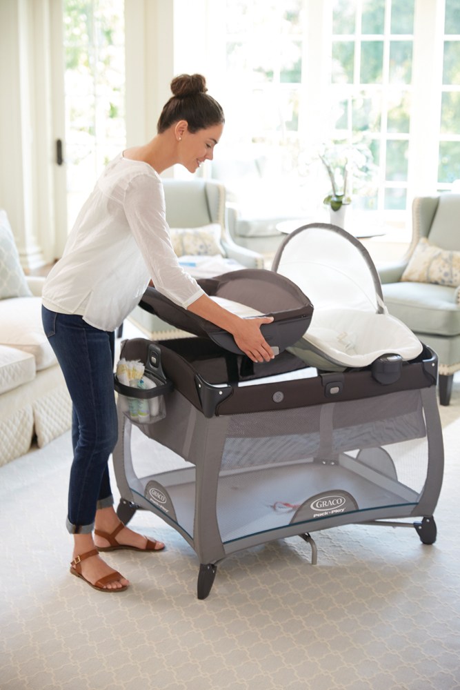 Graco Pack N Play Newborn Napper With Soothe Surround