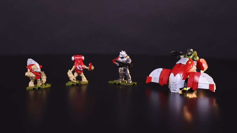 thumbnail video image 2 of MEGA Halo Hijacked Ghost Vehicle 2-in-1 Halo Infinite Building Set, 2 of 7