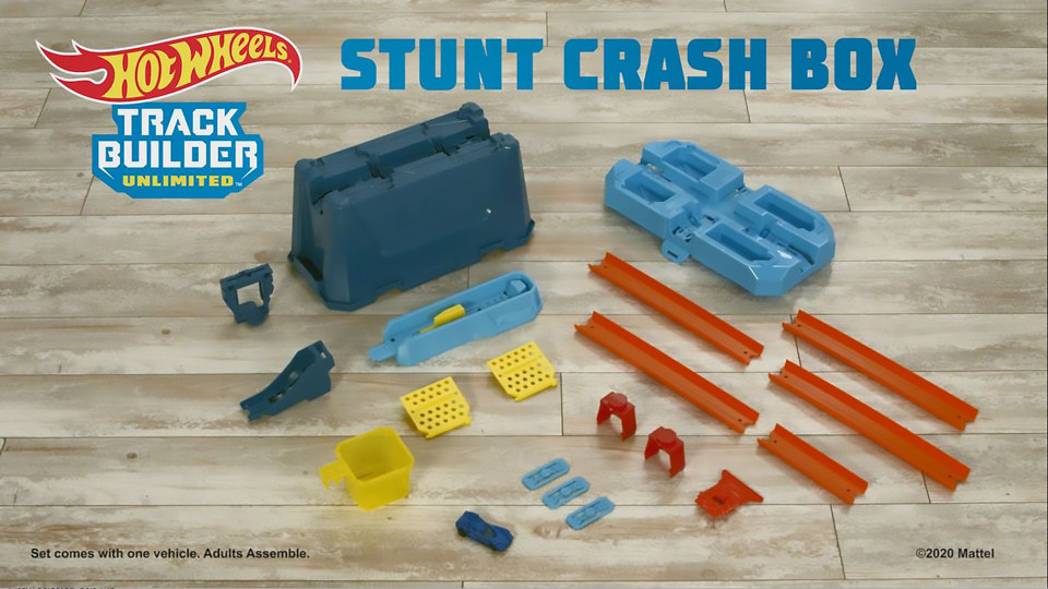 thumbnail video image 2 of Hot Wheels Track Builder Unlimited Stunt Crash Box Playset with 18 Components, 2 of 7
