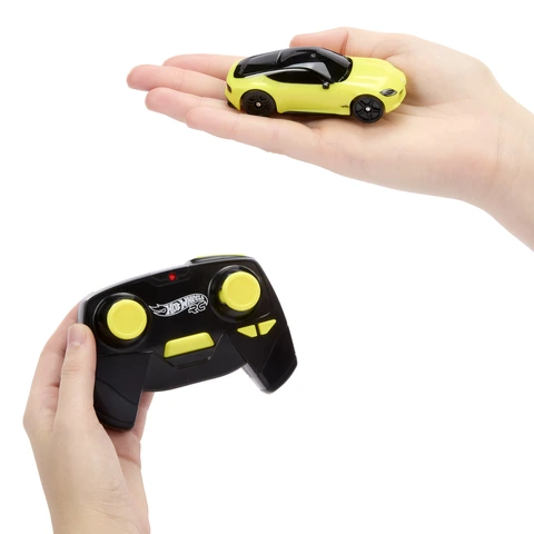 Hot Wheels 1:64 Scale Nissan Z, Battery-Powered RC Car for Hot Wheels 1:64 Scale Nissan Z, Battery-Powered RC Car for