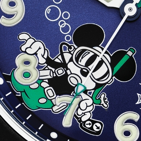 Citizen Eco Drive Disney Mickey Scuba Diving Stainless Steel Qua
