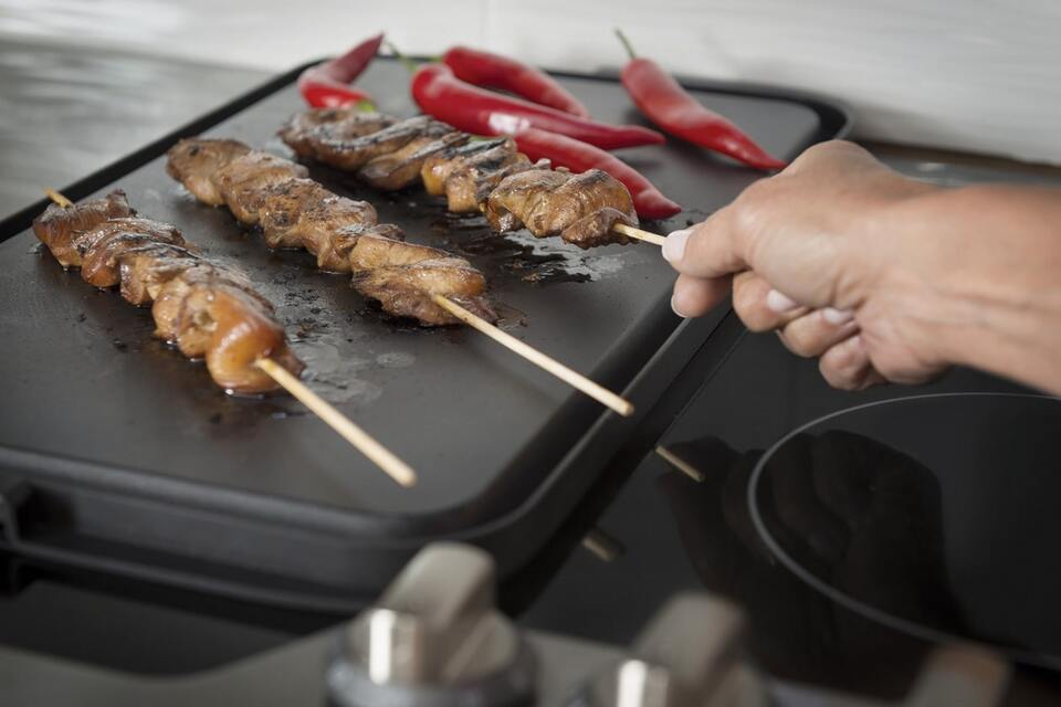 thumbnail video image 2 of Frigidaire Professional 30" Stainless Steel Electric Cooktop, 2 of 6