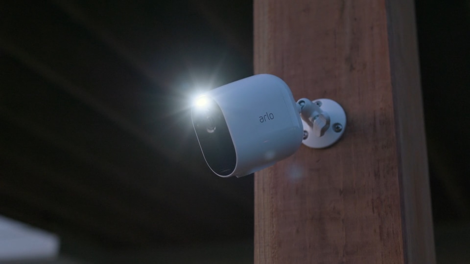 Arlo Essential Spotlight Camera - Blanc (VMC2030) - Caméra IP