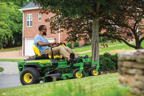 John Deere Z325E ZTrak 48-in 24-HP V-twin Gas Zero-turn