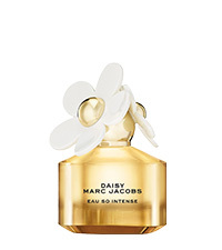 Daisy Eau So Intense  Eau De Parfum Floral Pear, Strawberry, Bergamot Jasmine, Rose, Honey Benzoin, Moss, Vanilla Captivating &amp; Addictive