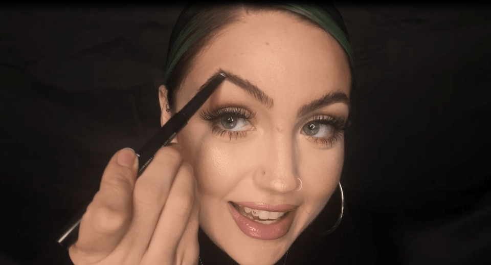 thumbnail video image 2 of (3 pack) NYX Professional Makeup Fill & fluff Eyebrow Pencil Pomade, Blonde, 2 of 11