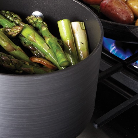 Select by Calphalon® Hard-Anodized Nonstick 8-Quart Stock Pot with Cover