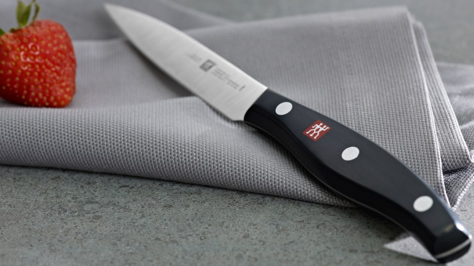 thumbnail video image 2 of ZWILLING TWIN Signature 15-pc Self-Sharpening Knife Block Set - Brown, 2 of 7