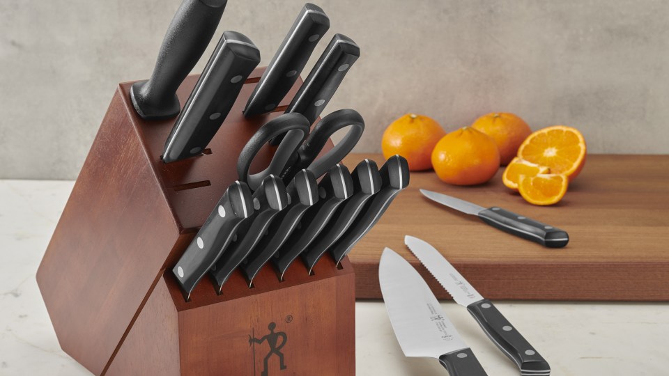 HENCKELS Dynamic Razor-Sharp Steak Knife Set of 4, German Engineered  Informed by 100+ Years of Mastery, Stainless Steel
