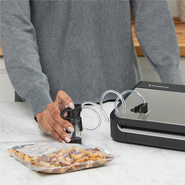 FoodSaver Vacuum Sealing System with Handheld Sealer Attachment