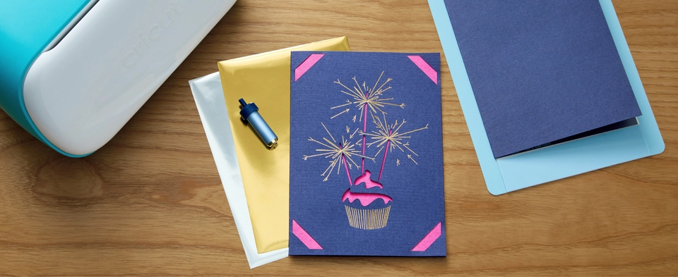 Cricut Joy™ - Ultra-compact Smart Cutting Machine for