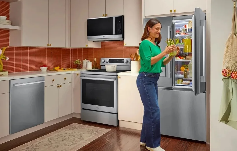 LG 2.1 Cu. Ft. PrintProof™ Stainless Steel Over The Range