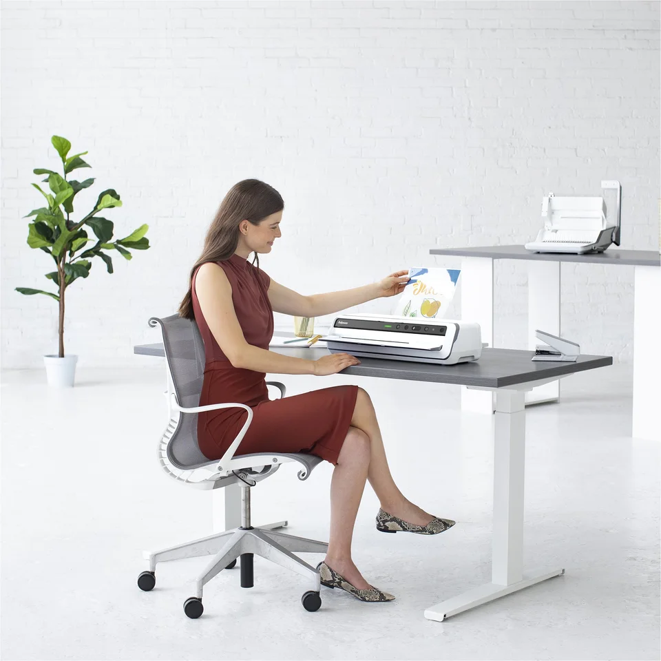 Fellowes Venus 125 Laminator | 60-Second Warm-Up | AutoSense Technology | Up To 10 Mil Pouches