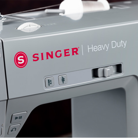 SINGER 6700C Heavy Duty Electric Sewing Machine w/ 411 Stitch Applications,  Grey, 1 Piece - Gerbes Super Markets