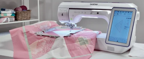 Luminaire 2 Innov-ís XP2 | HomeSewingEmbroidery | By Brother