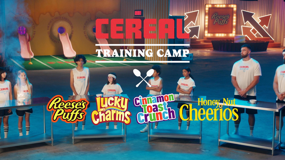 thumbnail video image 2 of Kelce Mix Breakfast Cereal, Made with Whole Grain, Family Size, 19.7 oz, 2 of 8