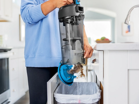 Easy Empty™ Dirt Tank