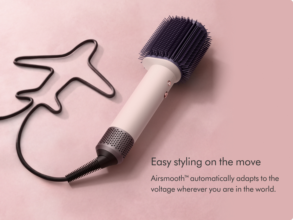 Airsmooth™ automatically adapts to the voltage wherever you are in the world.