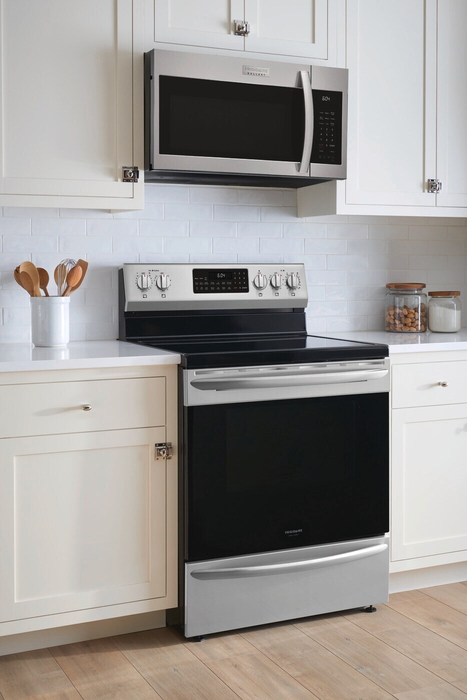 Frigidaire 825-13779-7 30 Electric Range with Quick Boil