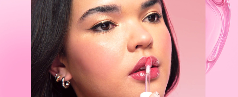 thumbnail video image 2 of Almay Gleam Big™ Lip Serum, Hydrating Oil, High-Shine, Hypoallergenic, Non-Sticky, 400 Berry Excited, 0.13 fl oz, 2 of 11