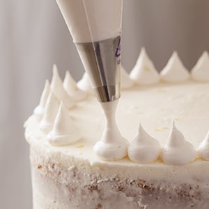 5 Pc Set - LV Brand Impressions - Bakell  Cake decorating piping, Cake  decorating, Cake decorating tools