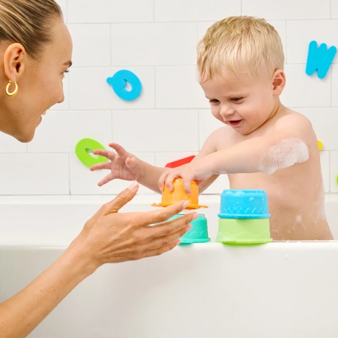 Munchkin Connect-a-Cup Toddler Bath Cups Set of 7 Stacking and