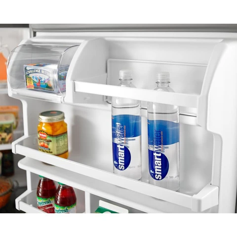 Omina様 Amana® 30 in. 18.2 Cu. Ft. Black Top Freezer Refrigerator