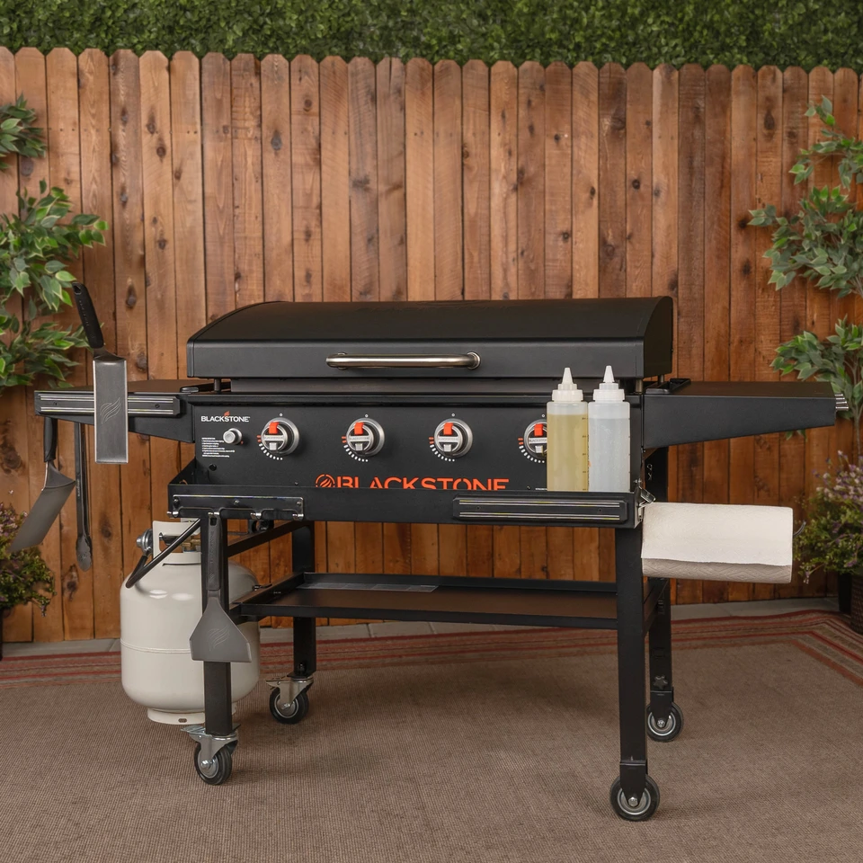 Blackstone 36 in. Griddle with Hinged Hood - Thumbnail 3