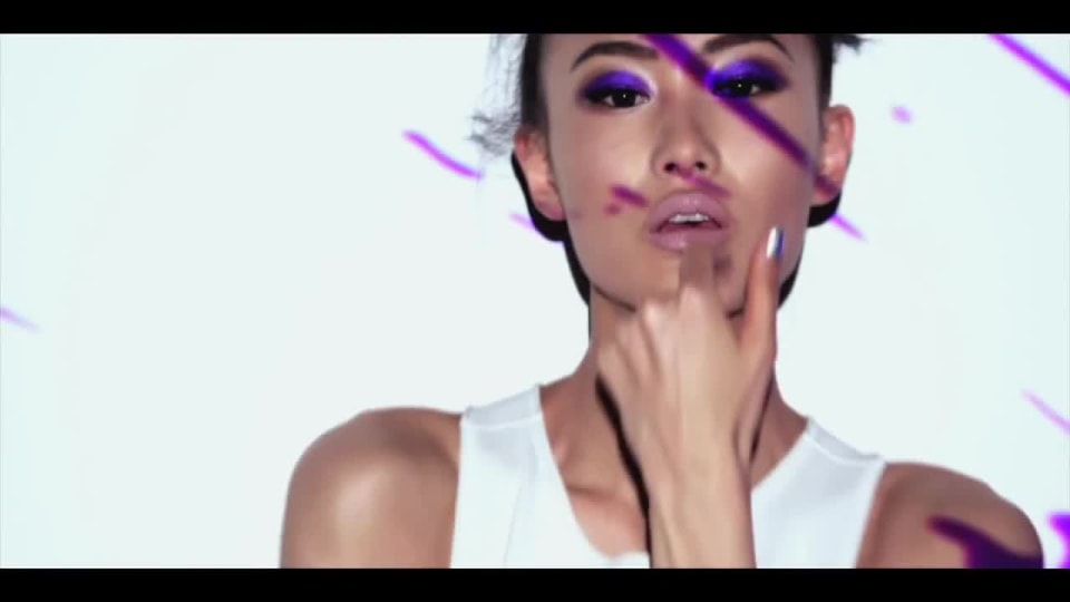 thumbnail video image 2 of Maybelline Eye Studio Master Drama Cream Pencil Eyeliner, Made Of Steel, 2 of 4