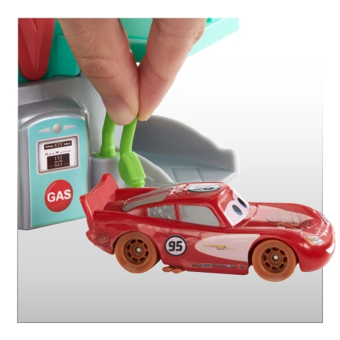 Cars radiator springs race track deals