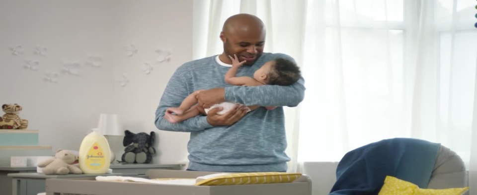 thumbnail video image 2 of Johnson's Tear-Free Head-To-Toe Baby Body Wash & Shampoo, with Plant-Based Glycerin, 27.1 FL OZ, 2 of 10