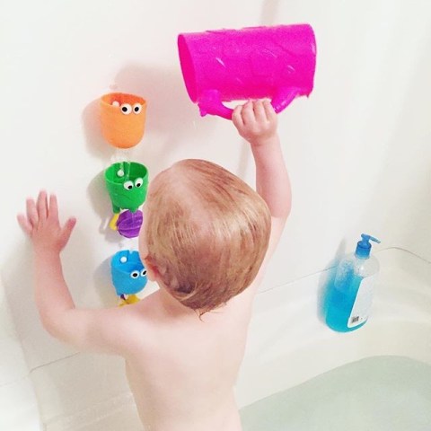 Munchkin® Falls™ Scoop and Pour Baby and Toddler Bath Toy Set, 4 Pieces,  Unisex 