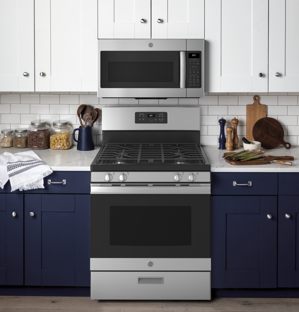 GE 30-inch Freestanding Gas Range with Precise Simmer Burner JGBS61DPW