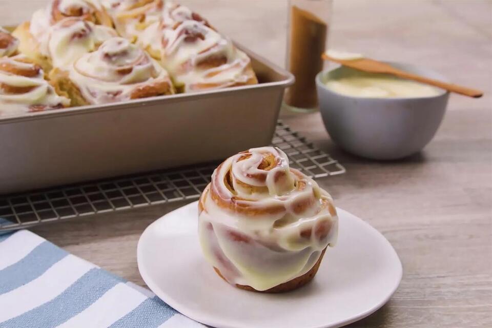 thumbnail video image 2 of Frigidaire Gcwd2767a Gallery 27" Wide 7.6 Cu. Ft. Double Electric Wall Oven - Stainless, 2 of 6