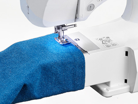 Brother Computerized Sewing and Quilting Machine, CS6000i, 60 Built-in –  Pete's Arts, Crafts and Sewing
