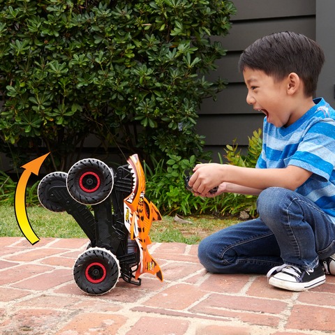 Hot Wheels Monster Trucks, Carro de Controle Remoto, Monster Truck Toy com  Rodas De Todo o Terreno, 1:15 Escala Imparável Tiger Shark rc em Promoção  na Americanas