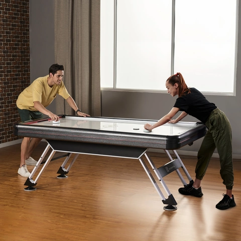 UP TO FOUR PLAYERS CAN PLAY AT ONE TIME