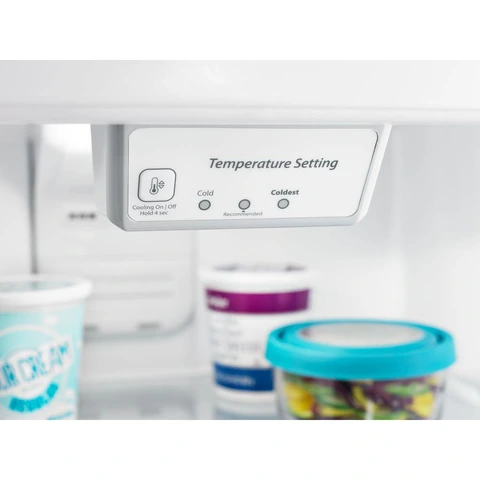 【Z18068】IKI Amana® 30 in. 18.2 Cu. Ft. Black Top Freezer Refrigerator
